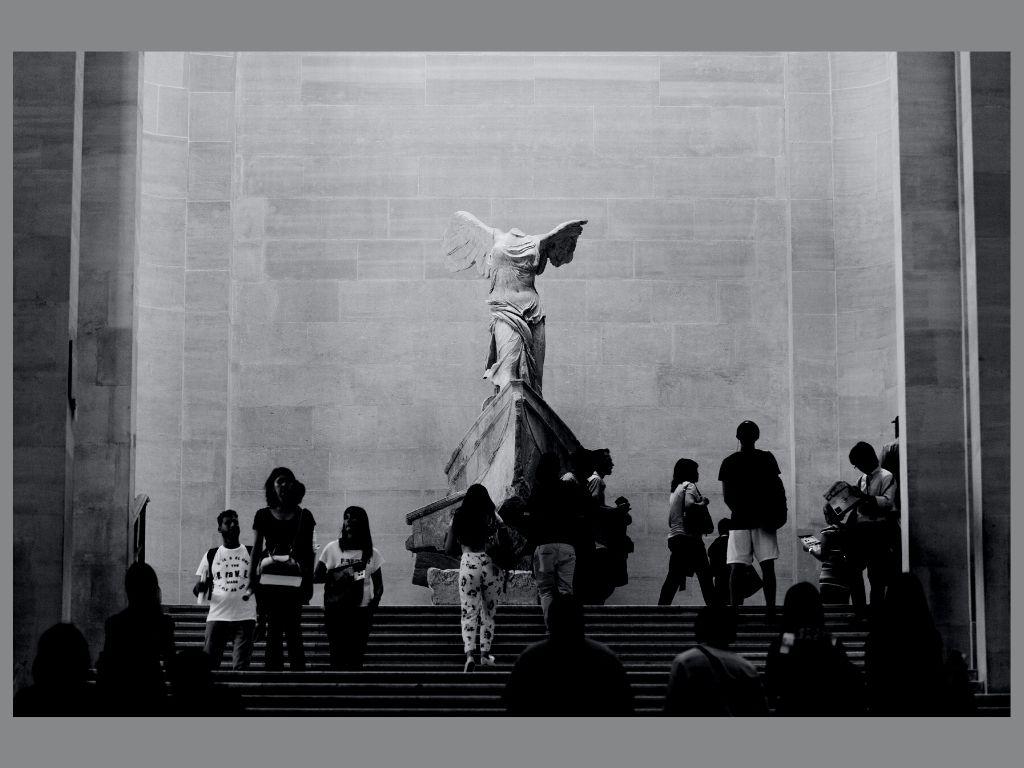 semadirek kanatlı zafer heykeli louvre müzesi paris